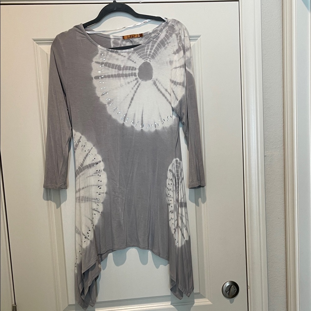 Belldini Gray and White Tie-Dye Tunic